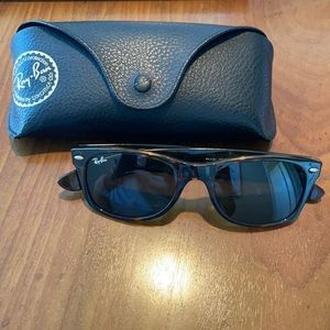 Ray Ban New Wayfarer sunglasses